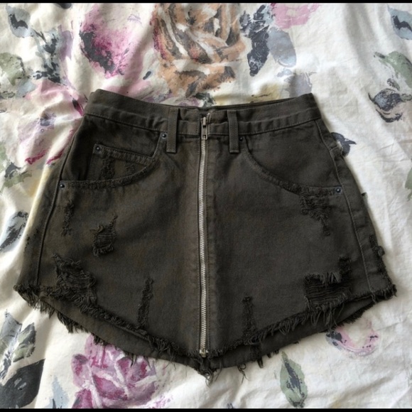 Carmar Olive Beatrice Zip Front Skirt - Picture 2 of 8